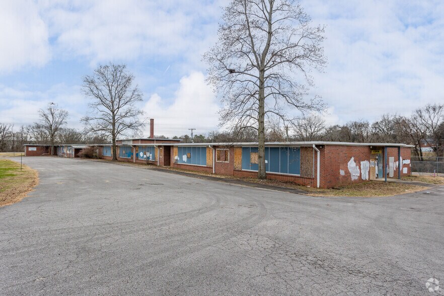 Primary Photo Of 3125 Ironwood Dr, Nashville Schools For Sale