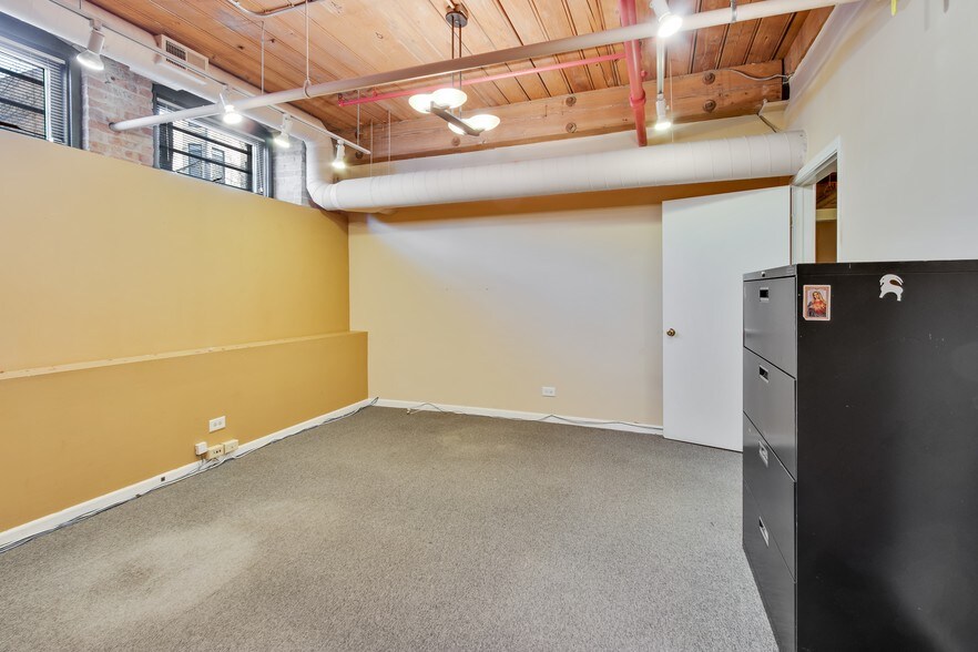 More Photos Of 1327 W Washington Blvd, Chicago Loft Creative Space For Lease