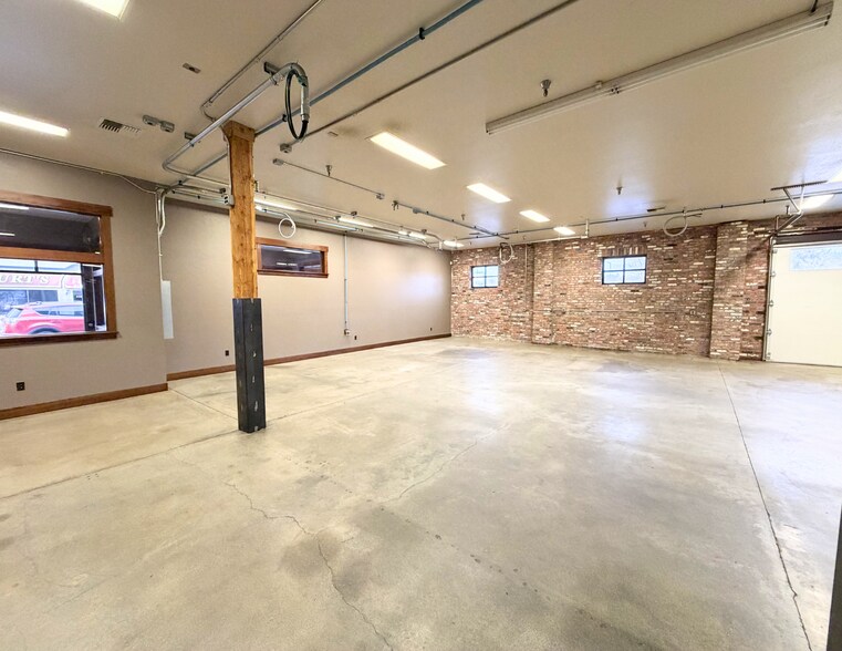 More Photos Of 1124 E Sherman Ave, Coeur d'Alene Storefront Retail Office For Lease