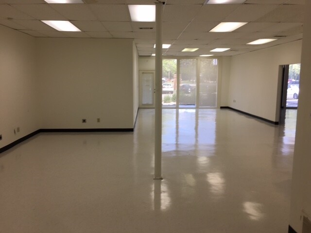 More Photos Of 8305 Hwy 71 W, Austin Storefront Retail Office For Lease