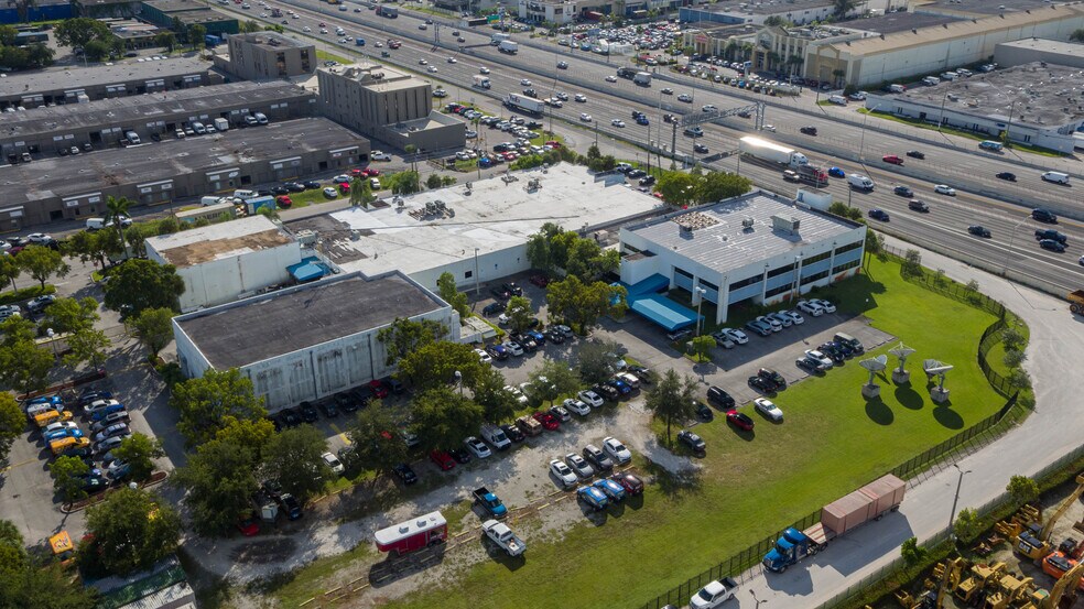 More Photos Of 7007 NW 77th Ave, Miami Showroom For Sale