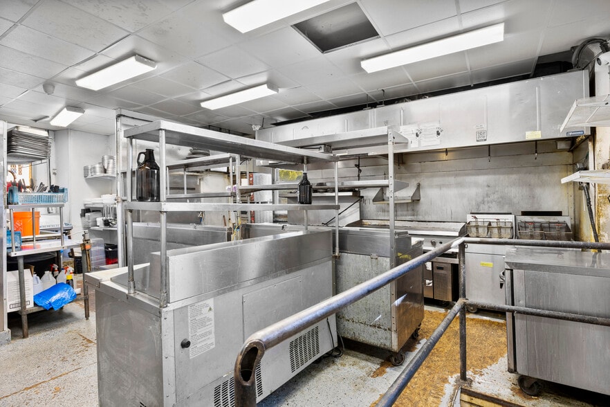 More Photos Of 367 Delaware Ave, Delmar Bar For Sale