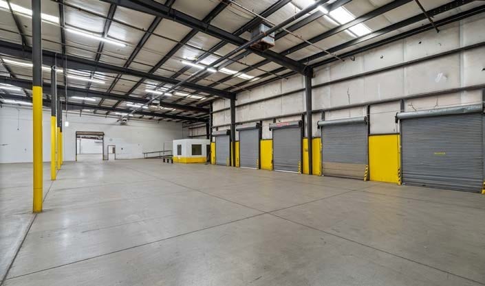 More Photos Of 6270 S Country Club Rd, Tucson Manufacturing For Sale