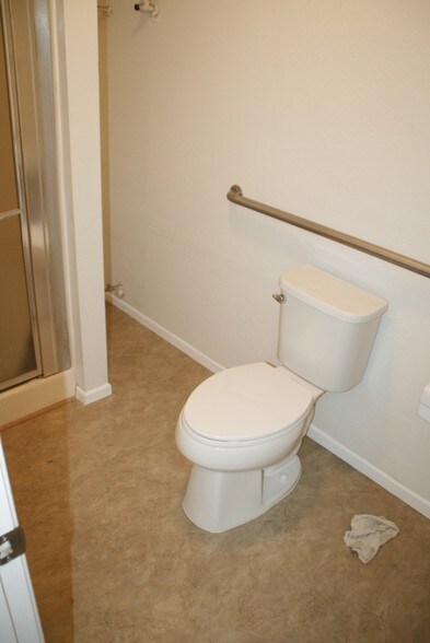 More Photos Of 25915 Senator Ave, Harbor City Warehouse For Lease