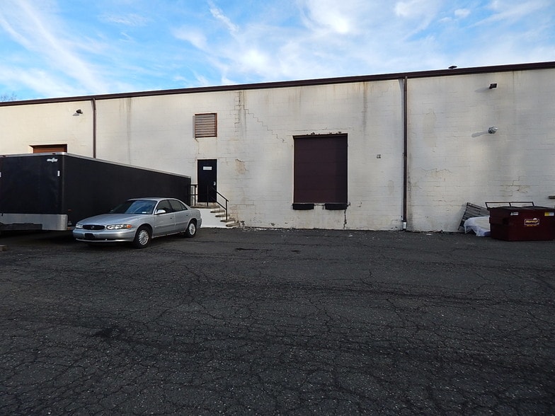 More Photos Of 153-163 Rt-303, Valley Cottage Service For Lease