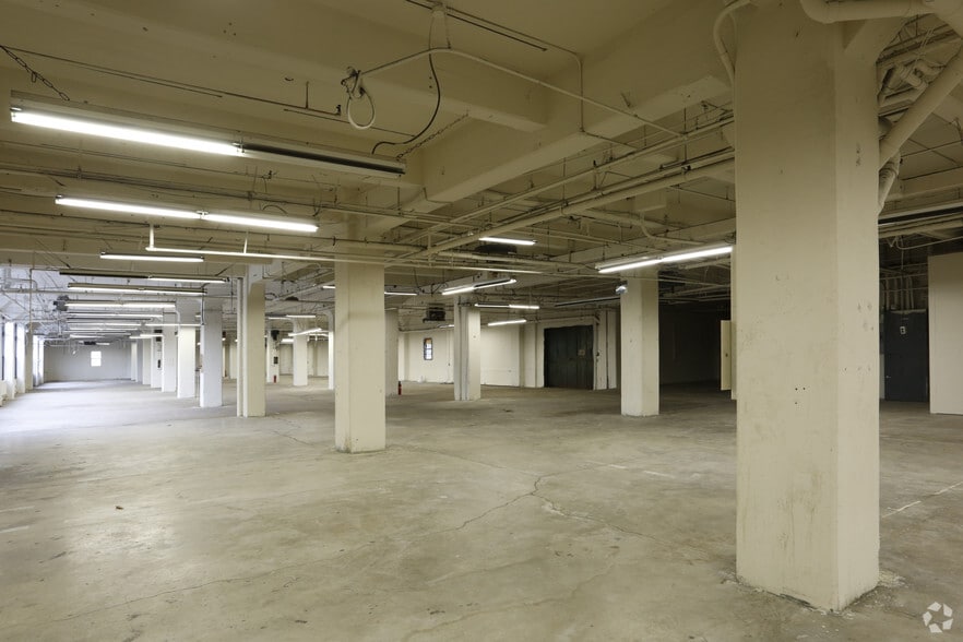 More Photos Of 545 N Arlington Ave, Bloomfield Manufacturing For Lease