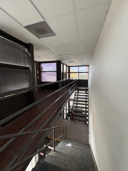 More Photos Of 201 W Market St, Kingsport Office For Lease