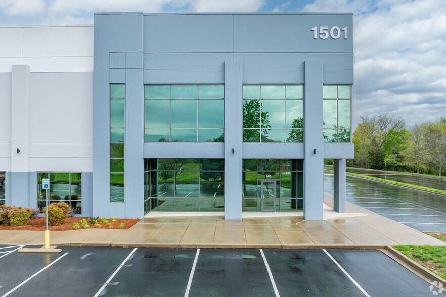 More Photos Of 1501 Corporate Pl, La Vergne Distribution For Lease