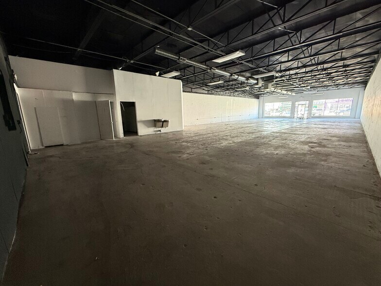 More Photos Of 5438 E Grand Ave, Dallas Storefront For Lease