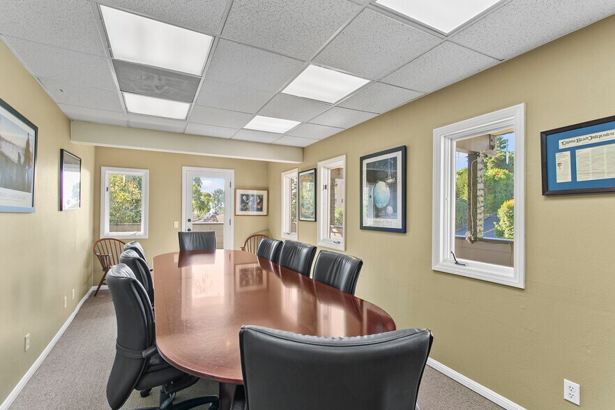 More Photos Of 410 Broadway St, Laguna Beach Office For Sale