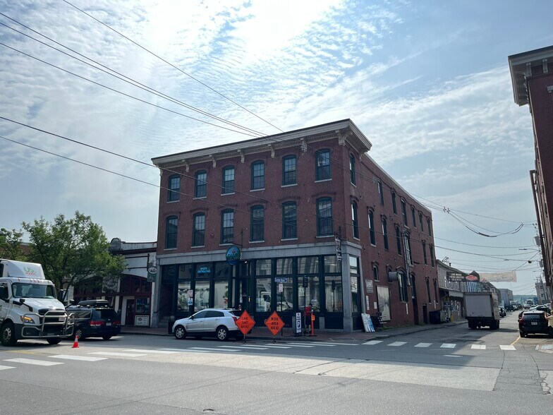 More Photos Of 94-96 Commercial St, Portland Office For Lease