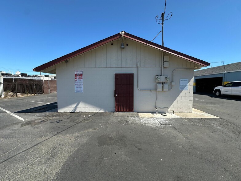More Photos Of 5026 Fruitridge Rd, Sacramento Medical For Lease