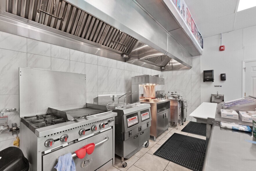 More Photos Of 3610 Page Blvd, Saint Louis Fast Food For Lease