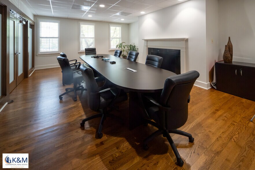 More Photos Of 4151-4165 Chain Bridge Rd, Fairfax Office For Sale