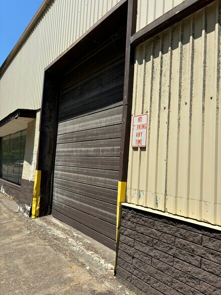 More Photos Of 239 River Rd, Warwood Warehouse For Sale