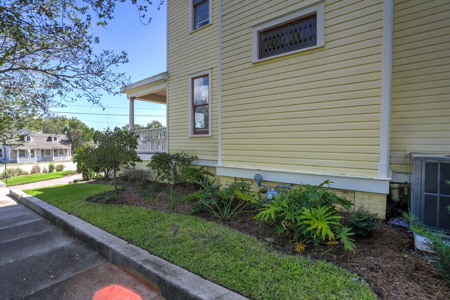 More Photos Of 921 N Palafox St, Pensacola Office For Sale