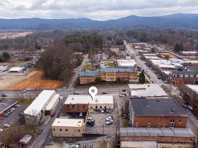 More Photos Of 37 N Broad St, Brevard Storefront Retail Office For Lease
