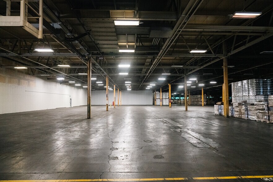 More Photos Of 450 Sherman Av N, Hamilton Industrial For Lease