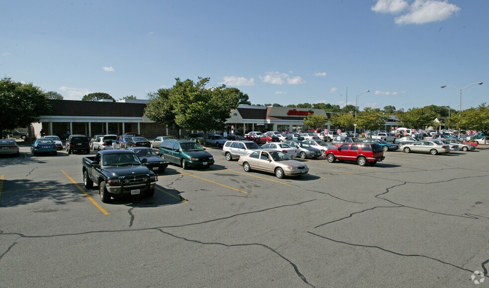 More Photos Of 1050-1070 Willett Ave, East Providence Unknown For Lease