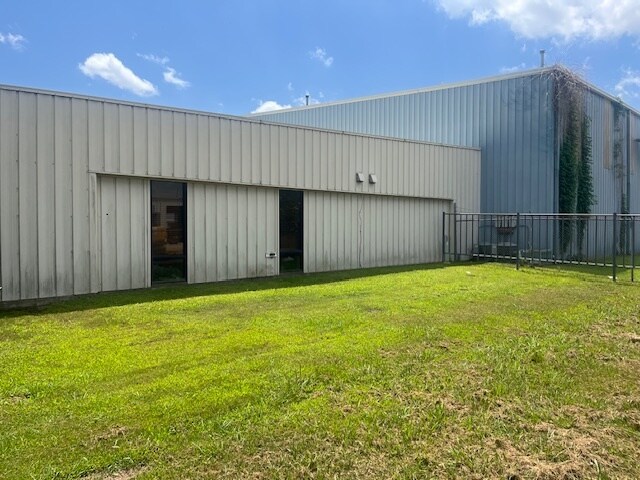 More Photos Of 4900 Thibault Rd, Little Rock Manufacturing For Sale