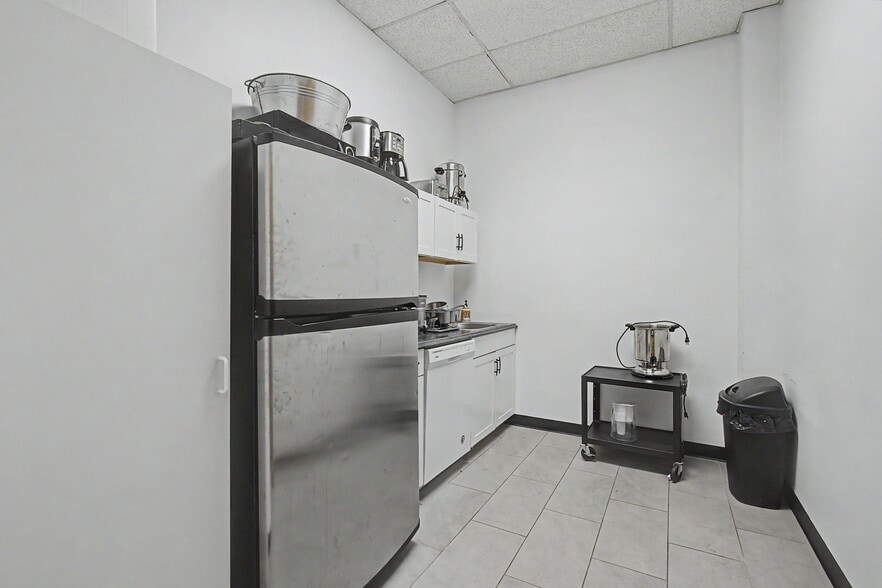 More Photos Of 1301-1333 W 121st Ave, Denver Flex For Lease