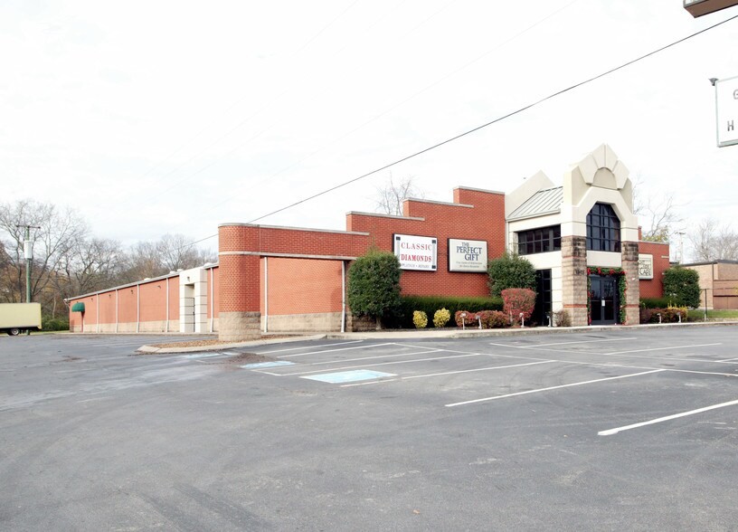 More Photos Of 4803 Old Hickory Blvd, Hermitage Freestanding For Sale