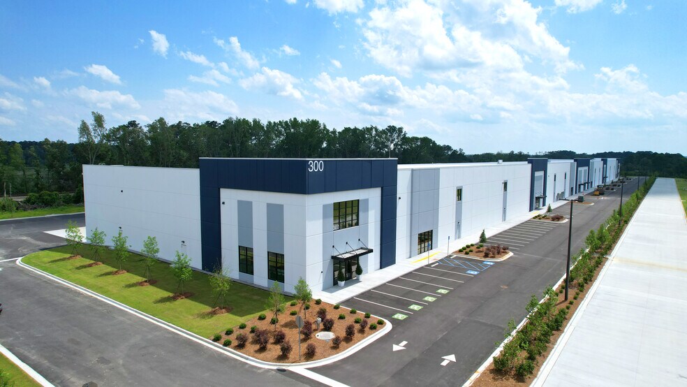 More Photos Of Veterans Parkway, Savannah Unknown For Lease