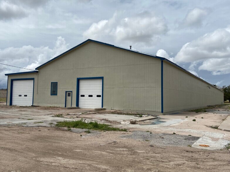 More Photos Of 1639 Industrial Ave, Sidney Warehouse For Lease