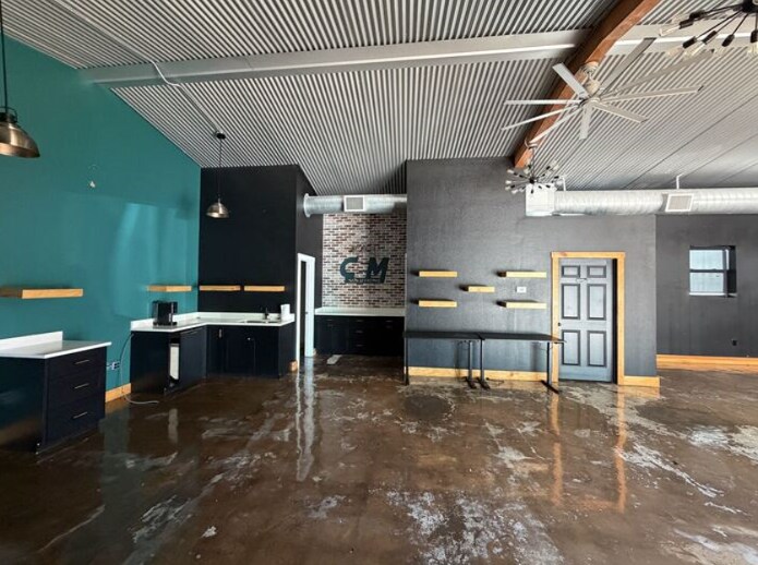 More Photos Of 1805 1st St, Seabrook Storefront For Lease