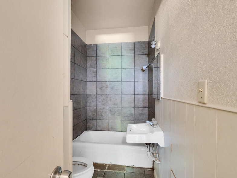 More Photos Of , Hamilton Multifamily For Sale