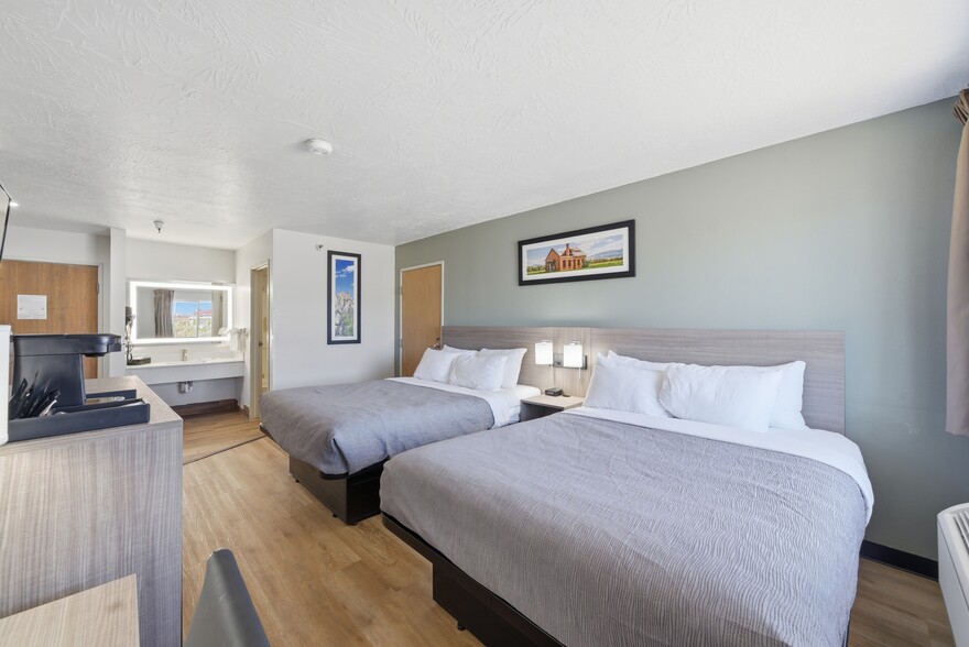More Photos Of 626 W 1400 N, Beaver Hotel For Sale