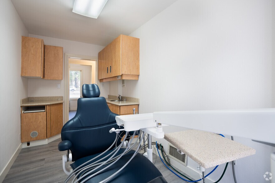 More Photos Of 4185-4187 Piedmont Ave, Oakland Medical For Sale