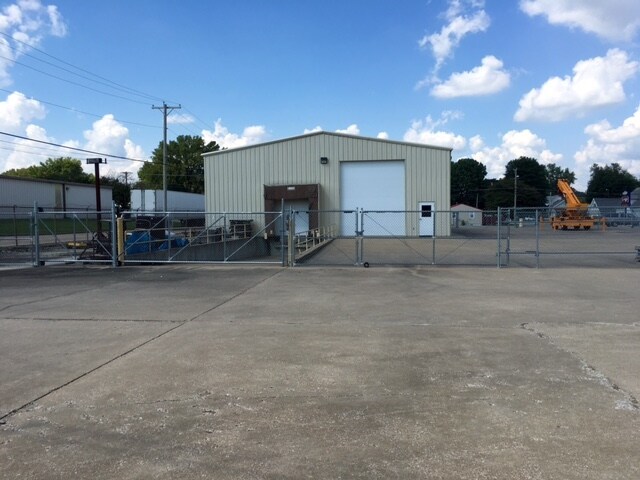 More Photos Of 3400 Claremont Ave, Evansville Warehouse For Sale