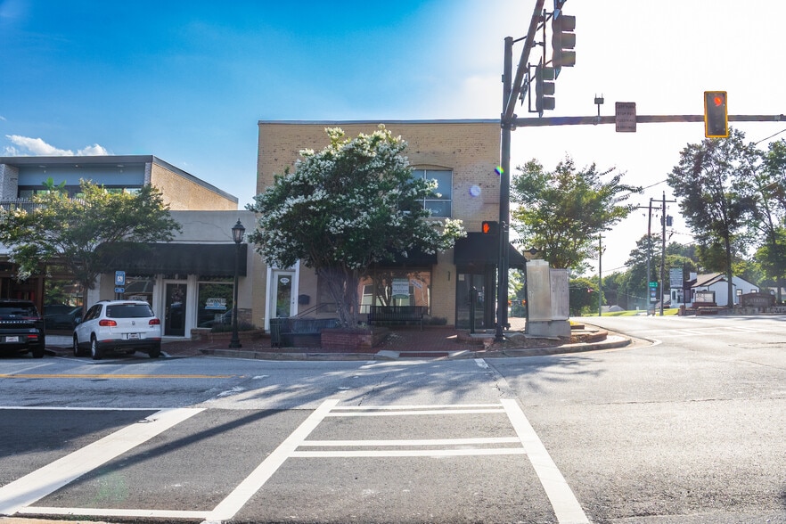 More Photos Of 195 N Perry St, Lawrenceville Storefront Retail Office For Sale