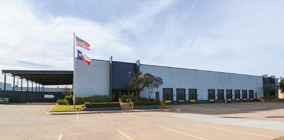 Primary Photo Of 609 107th St, Arlington Distribution For Lease