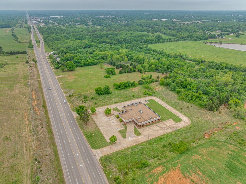 More Photos Of 15679 NE 23rd St, Choctaw Medical For Sale