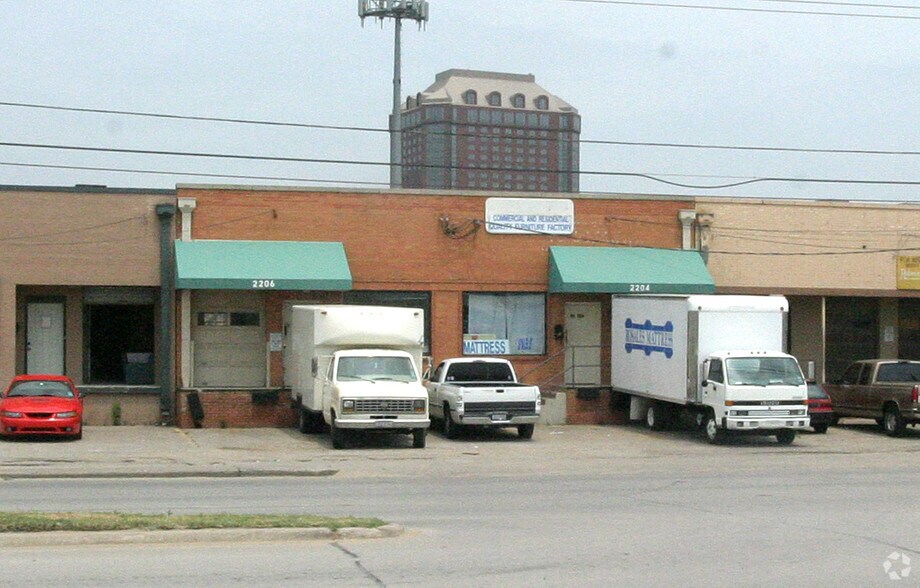 More Photos Of 2204-2206 Irving Blvd, Dallas Light Manufacturing For Lease
