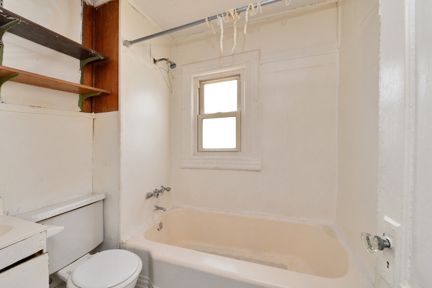 More Photos Of 1025 Woodfield Rd, West Hempstead Land For Sale