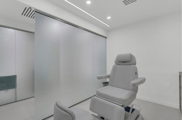 More Photos Of 909 NE 163rd St, North Miami Beach Medical For Sale