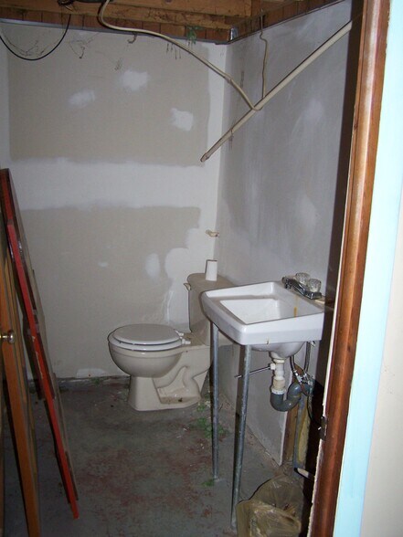 More Photos Of 4625 Pine St, Columbiaville Auto Dealership For Sale