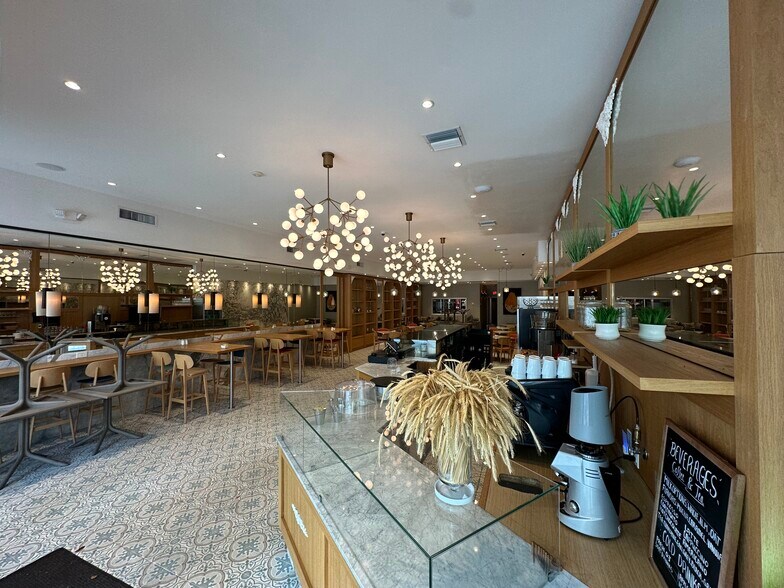 More Photos Of 366 Miracle Mile, Coral Gables Restaurant For Sale