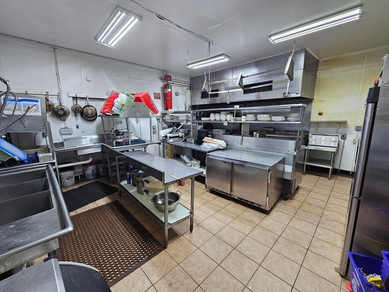 More Photos Of 959 Route 202-206 Hwy, Bridgewater Restaurant For Lease