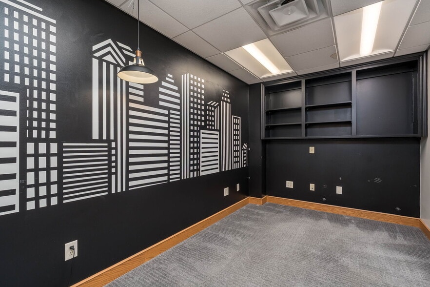 More Photos Of 110 S Broad St, Mankato Office For Lease