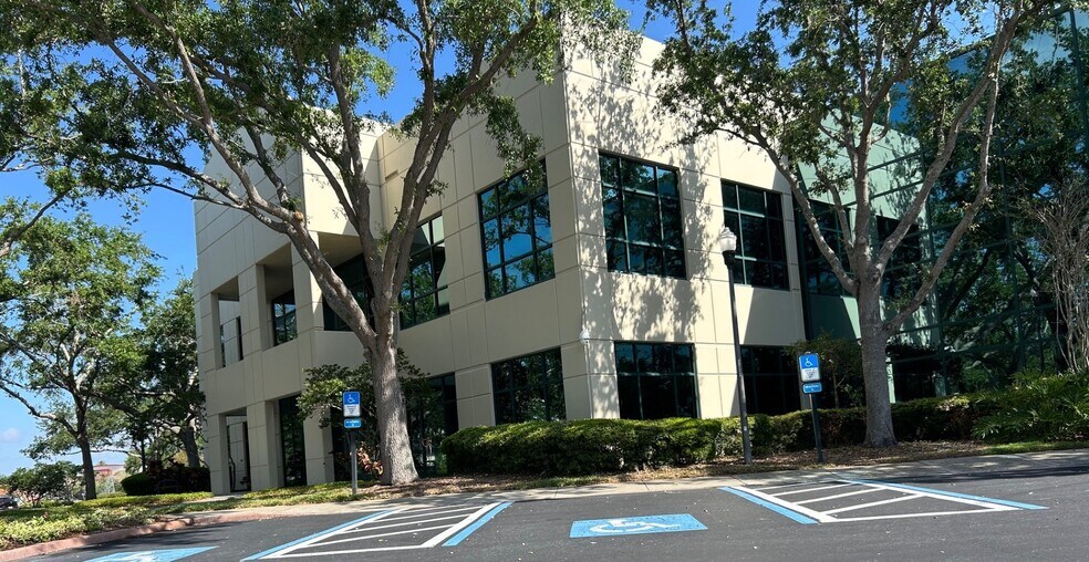 More Photos Of 120 Fountain Pky, Saint Petersburg Office For Lease