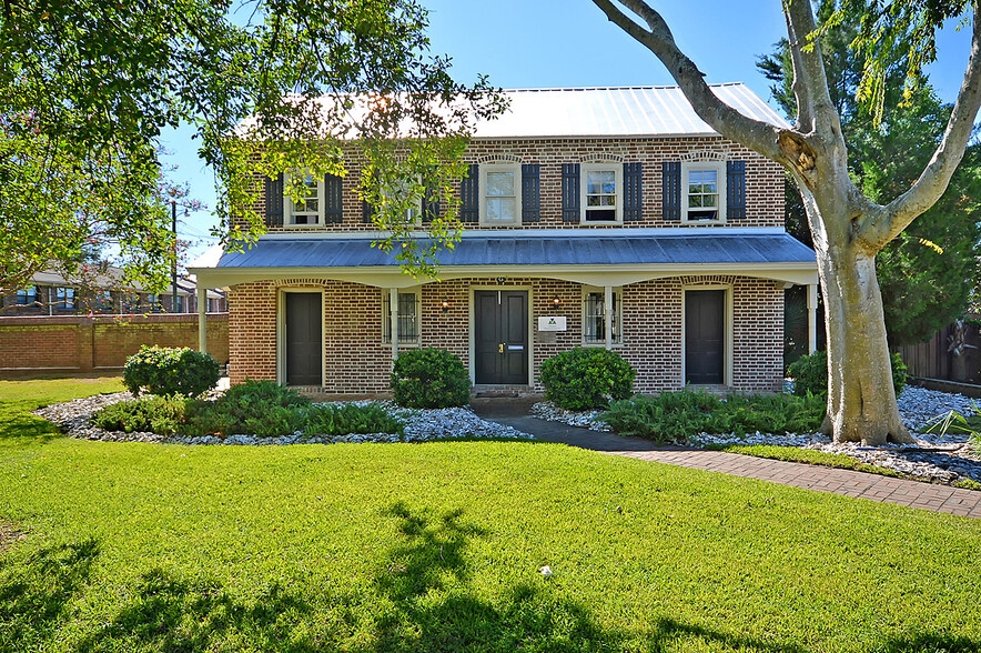Primary Photo Of 635 E Bay St, Charleston Office Residential For Lease