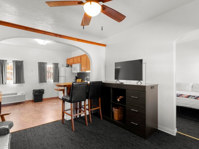 More Photos Of 475 W Main St, Escalante Hotel For Sale