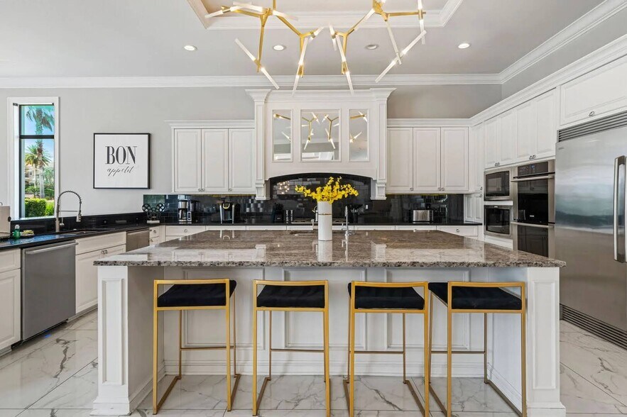 More Photos Of 521 Muirfield Loop, Reunion Specialty For Sale