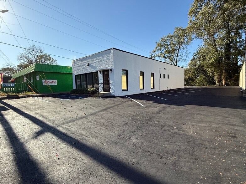 More Photos Of 882 E Main St, Spartanburg Office Residential For Lease