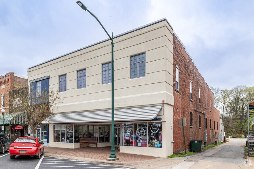 More Photos Of 116 S Broadway St, Siloam Springs Storefront Retail Residential For Lease
