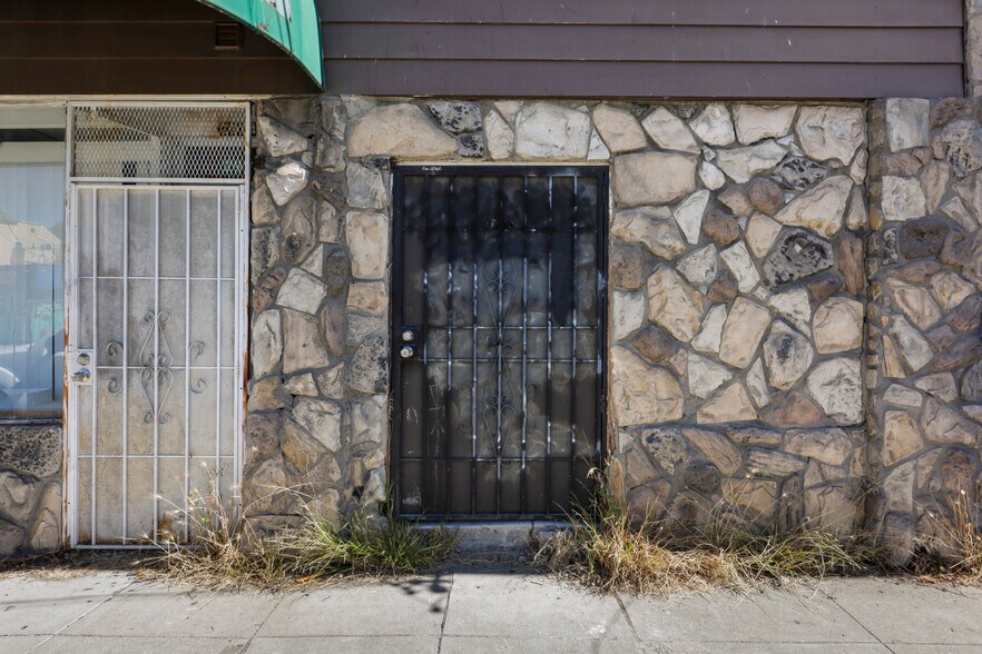 More Photos Of 2974-2996 Macarthur Blvd, Oakland Storefront For Lease